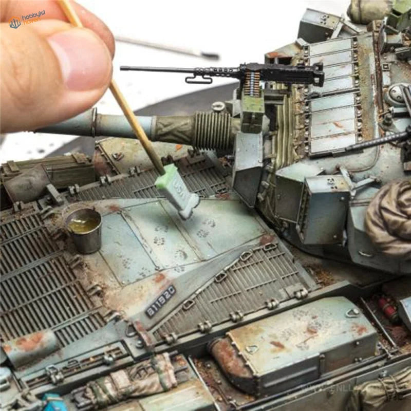 1/35 3D-printed shoeprint tools for WWII armies on weathered green gray tank model