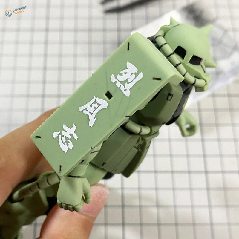 Olive green Gundam with white Chinese characters using 1/35 character stencil