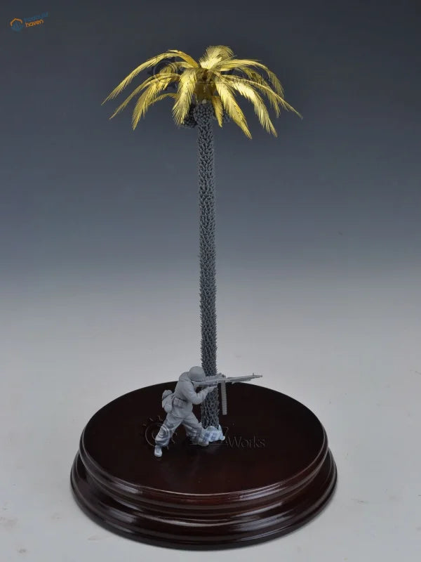 1/35 resin palm trees model with photoetch leaves, soldier behind trunk