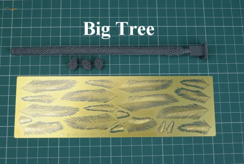 1/35 resin palm trees with gray trunk, photoetch leaves, gray spheres on gold stencil
