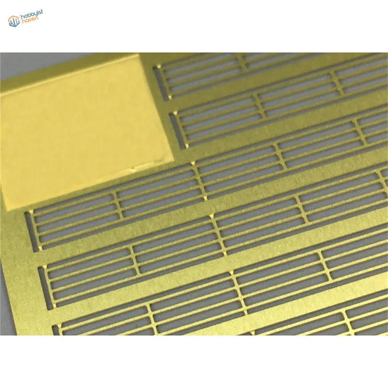 1/350 photo-etched universal three-section handrail with gold grille