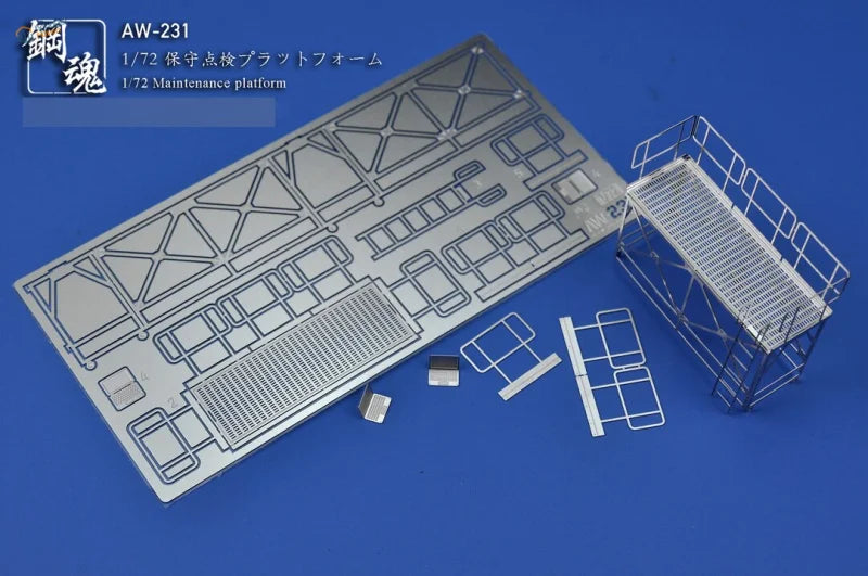 1/72 silver scale model maintenance platform with grid details