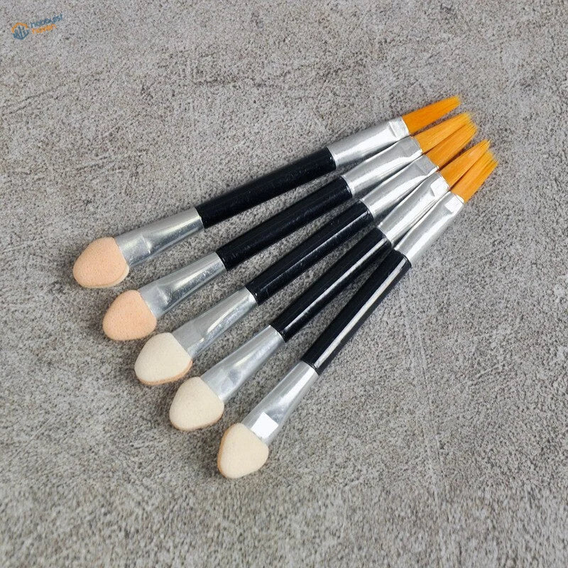 Set of double-headed weathering brushes with orange tips and beige heads