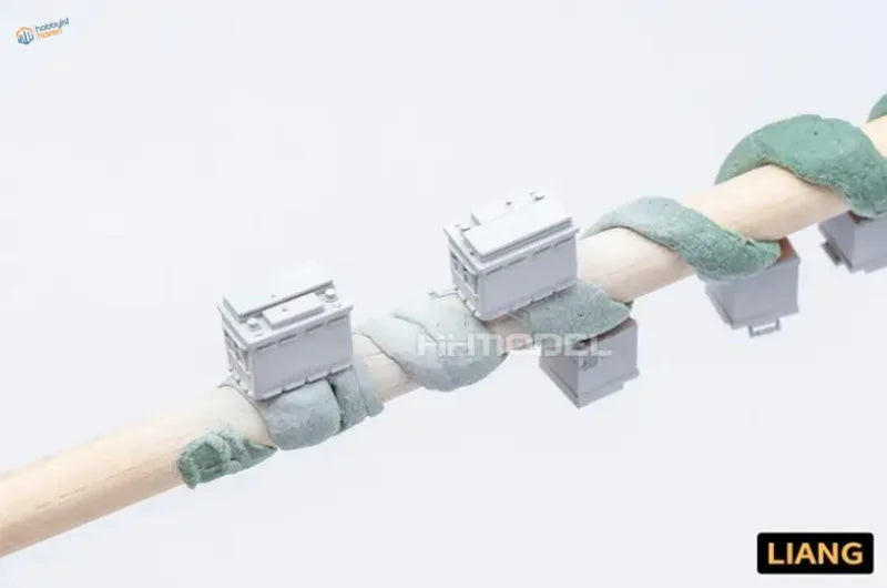 16pcs 3D-printed 1/35 gray model storage battery with green foam padding