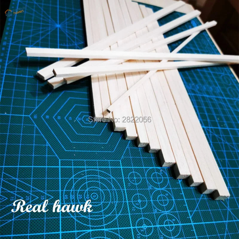 25 pcs 250mm 1-5mm AAA+ balsa wood strips on blue mat