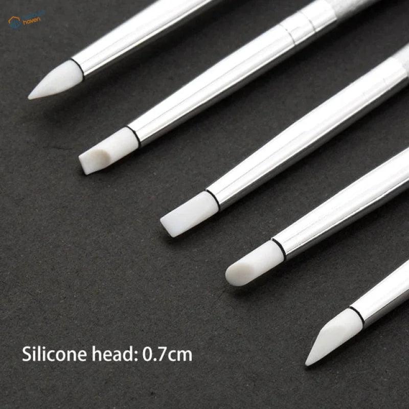 5 pcs silicone brushes with 0.7cm silver handles for scale modeling