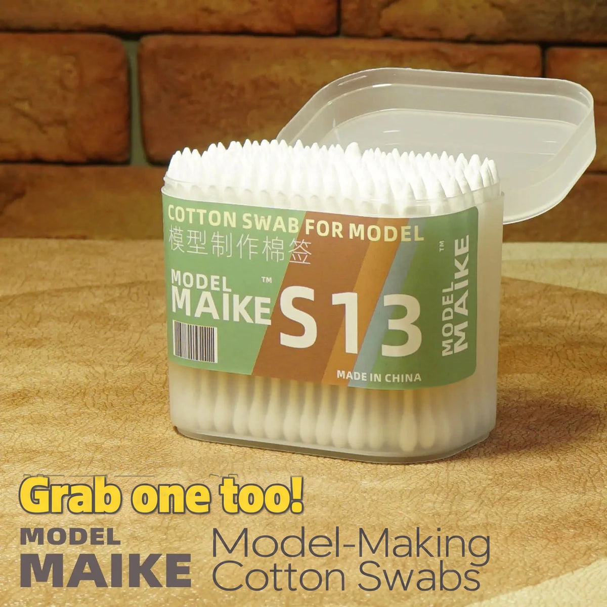 Clear box of 200 MAIKE S13 double-ended cotton swabs with the lid open