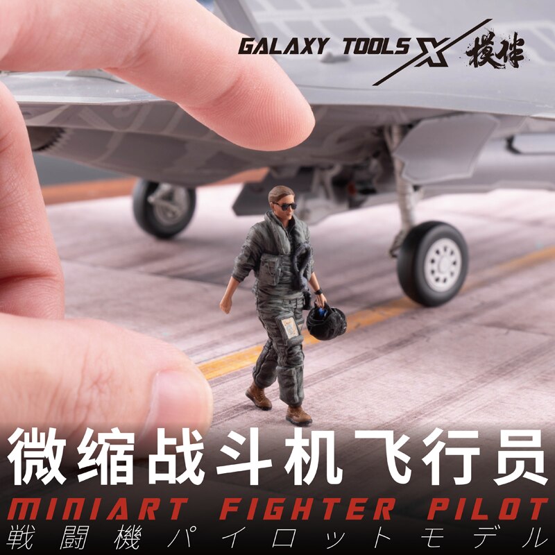 Gray-scale 1/48 resin modern fighter pilots figure in flight gear with helmet