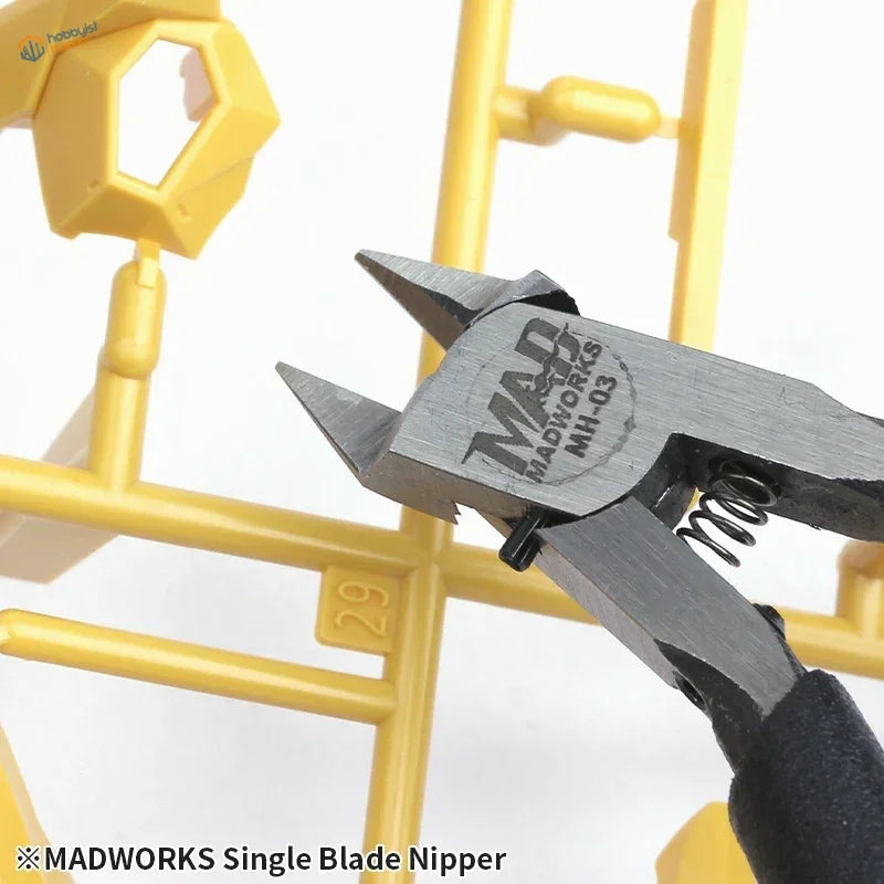 Madworks single blade nipper MH-03 with black handle and spring jaws