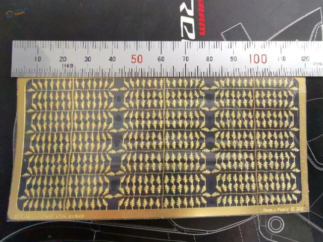 1/35 metal oak leaves PE set with golden leaf-patterned sticker sheet