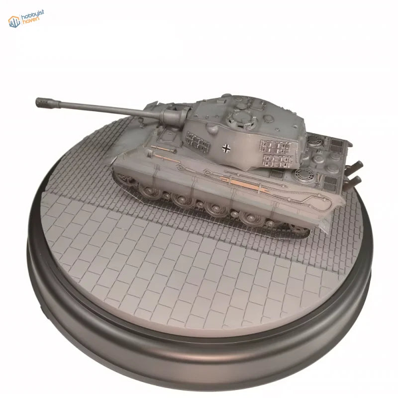 1/35 gray plastic tiger tank model on round diorama base for street scenes
