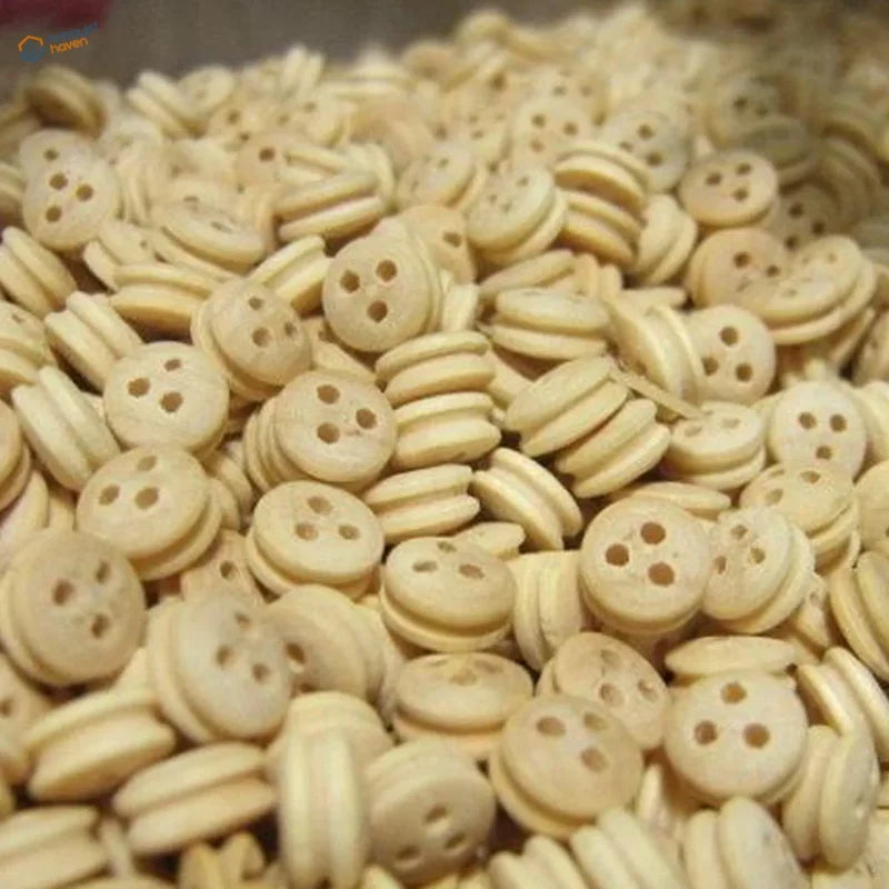 20pcs 4–8mm deadeyes: pile of cream-colored round wooden buttons with 3 holes