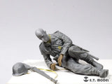 Gray soldier model with 3D-printed hands for 1/35 scale modeling