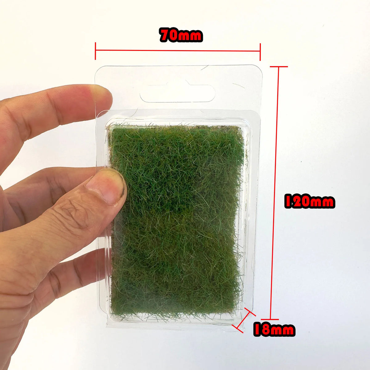 16mm static grass tuft with 70mm x 120mm green artificial grass patch