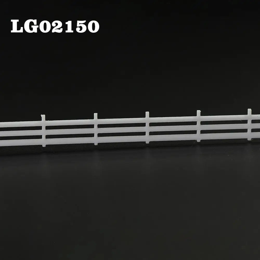 N scale white plastic three-rail fence model with lattice-top picket design for station platform wall 1 metre 3 pieces