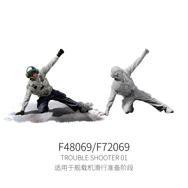 1/48 gray plastic flight deck crew troubleshooter in dynamic pose, set 2