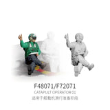 1/48 flight deck crew set 2 green flight suit helmeted catapult operator figure model