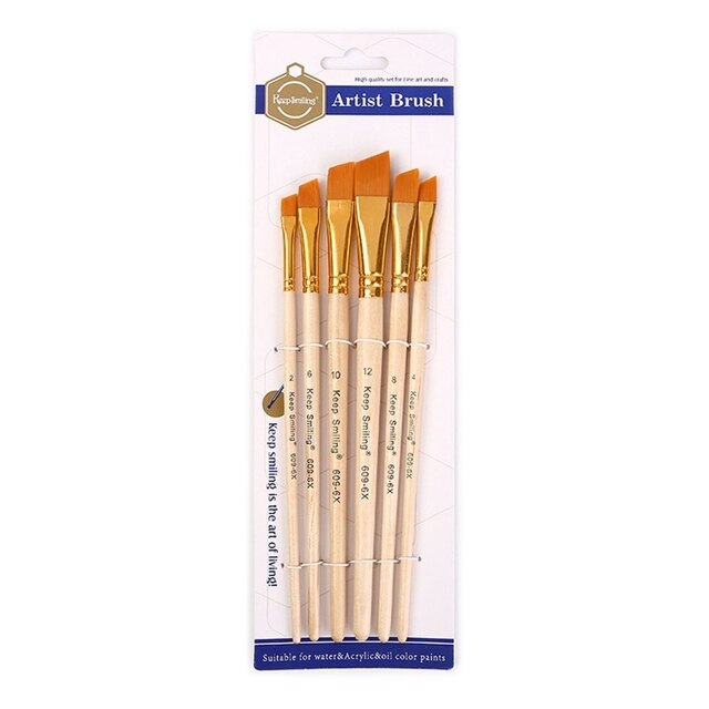 Set of 7 synthetic brushes set with golden ferrules in white sleeve